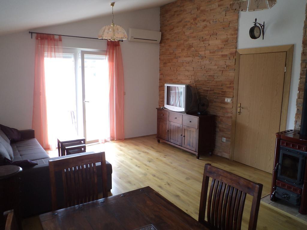 Jole Apartment *
